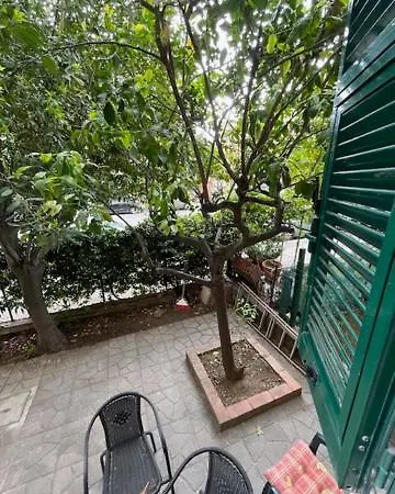 Casa Con Giardino A Roma, 2 Camere, Ideale Per Famiglie, 15 Minuti Dal Colosseo, 5 Minuti Da Mirti *