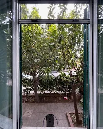 Casa Con Giardino A Roma, 2 Camere, Ideale Per Famiglie, 15 Minuti Dal Colosseo, 5 Minuti Da Mirti * Rome